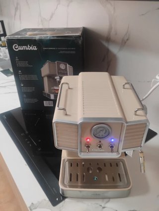 Cafetera Cumbia estilo retro color crema