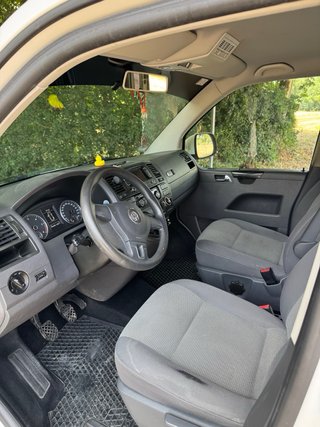 Volkswagen Caravelle 2013