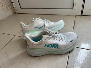 Zapatillas Hoka Runner Blancas y Turquesa