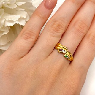 Anillo oro 18kt con rubí, esmeralda y circonita