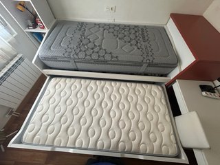 Cama nido con 2 colchones, cabecero y escritorio