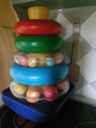 Giocattoli impilabili colorati per bambini