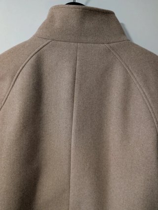 Chaqueta corta cuello subido Zara