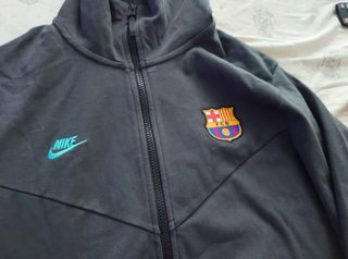 Chamarra Nike Tech Fleece FC BarcelonaGris Capucha