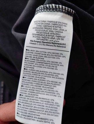 Chamarra Nike Tech Fleece FC BarcelonaGris Capucha