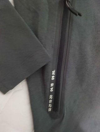 Chamarra Nike Tech Fleece FC BarcelonaGris Capucha