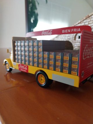 Camión Ebro Coca-Cola 1:43