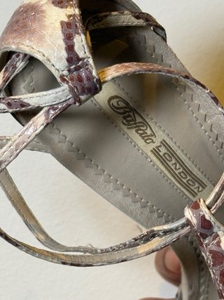 Sandalias Buffalo Piel Serpiente Tacon Plataforma