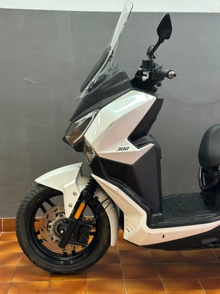 Sym Joyride 300cc Maxi Scooter