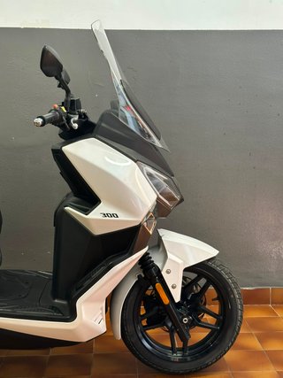Sym Joyride 300cc Maxi Scooter