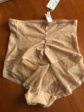 Braga moldeadora Clara beige talla 44 nueva