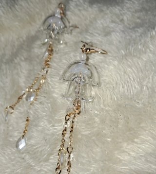 Pendientes medusa transparentes con cadenas