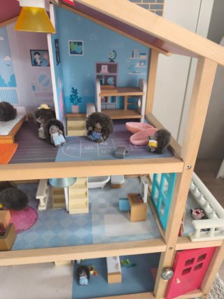 Casa de Muñecas de Madera