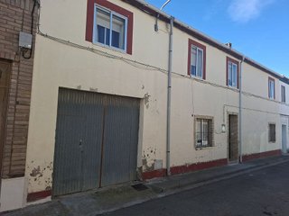 Chalet en venta en Luceni