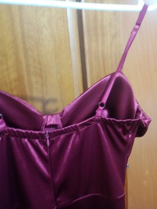 Vestido largo satinado drapeado