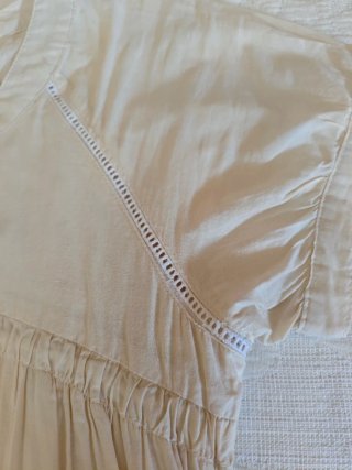 Vestido ligero bordado arena degradado