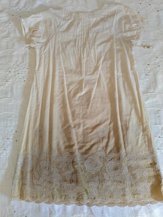 Vestido ligero bordado arena degradado