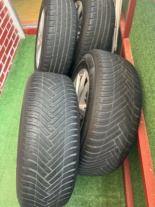 Llantas Audi Originales 225 60 17  con neumaticos
