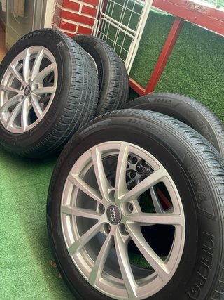 Llantas Audi Originales 225 60 17  con neumaticos