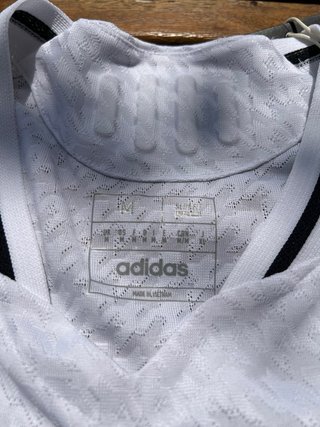 Camiseta Real Madrid 23/24 Home Talla M Adidas