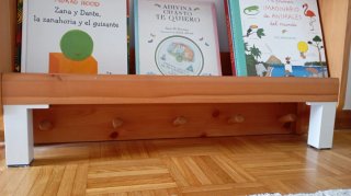Estantería madera libros infantiles
