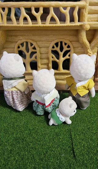 Familia de Alpacas Sylvanian Families