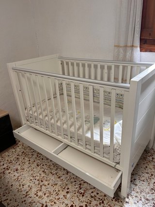 Cuna bebé blanca