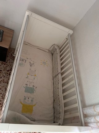 Cuna bebé blanca