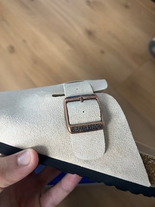 Zuecos Birkenstock color caqui