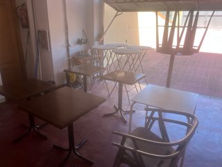 Mesa de cafetería cuadrada