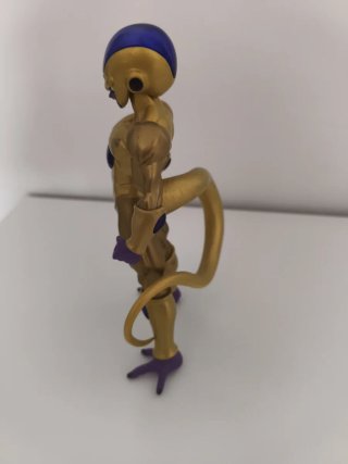 Figura Golden Freezer DOD