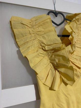 Body Zara volantes amarillo