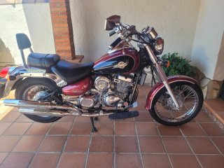 Daelim Daystar 125 Roja y Negra