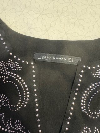 Vestido negro con pedrería