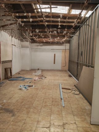 se alquila local comercial 570 m/2