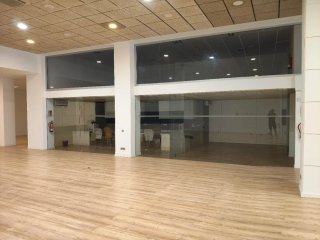 se alquila local comercial 570 m/2