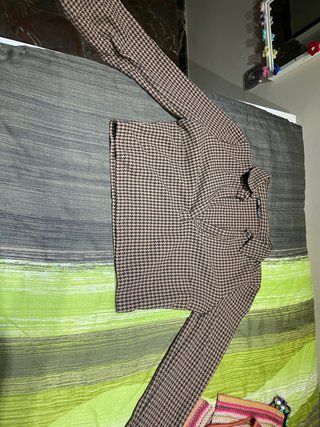 Top manga larga estampado pata de gallo