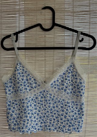 Top tirantes floral azul y blanco