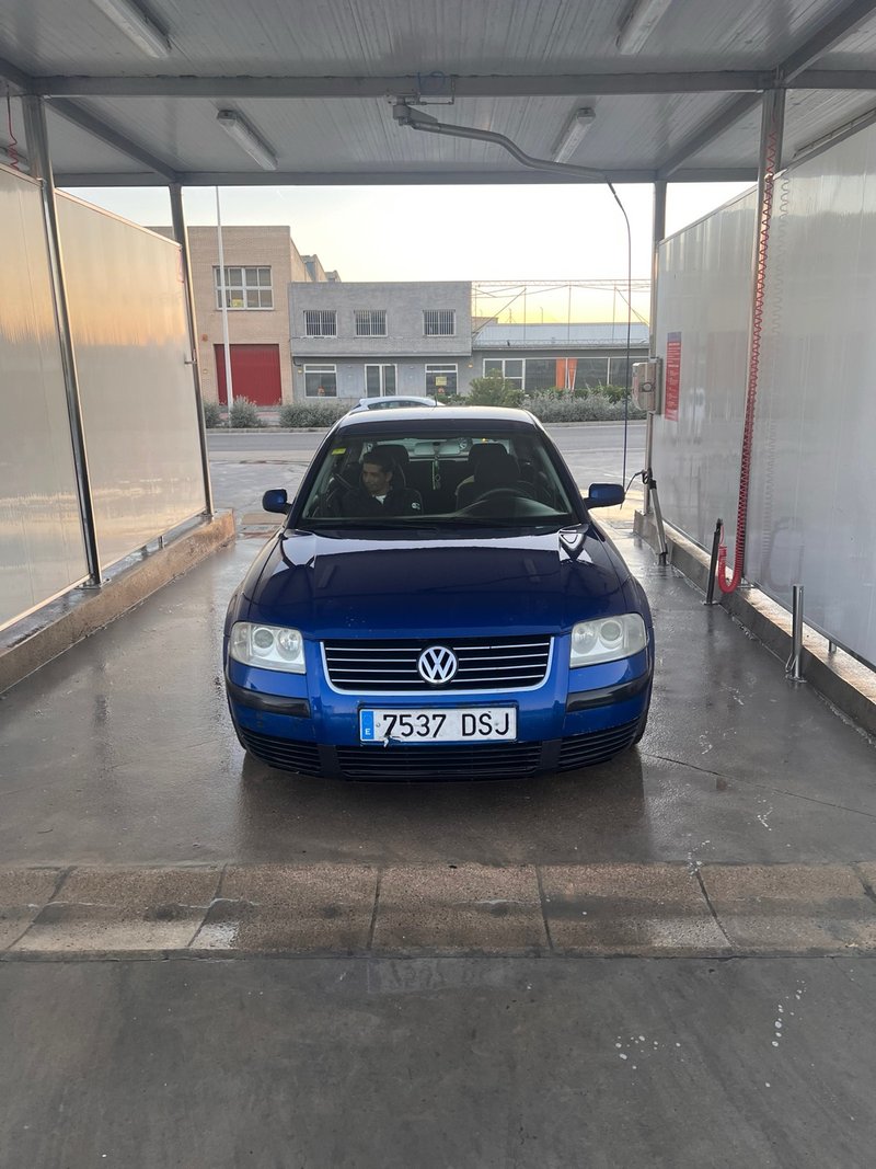 Volkswagen Passat 2004 - foto 1