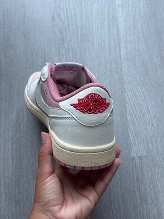 Air Jordan 1 Low x Travis Scott Rosa Pastel