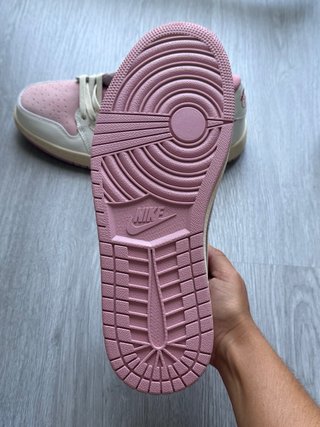 Air Jordan 1 Low x Travis Scott Rosa Pastel