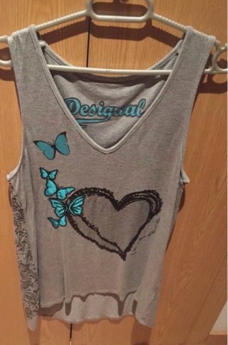 Camiseta tirantes desigual