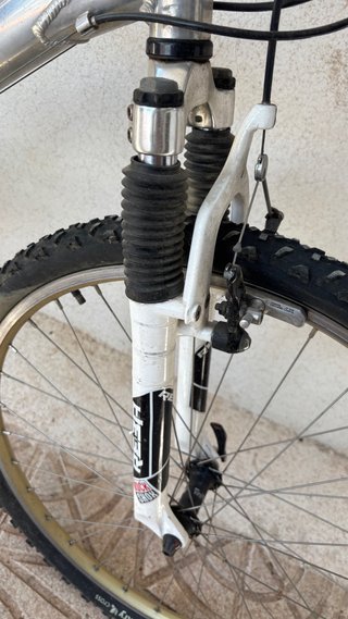 Bicicleta GT Avalanche Montaña