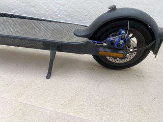 Patinete Xiaomi Mi Electric Scooter 3 + Candado