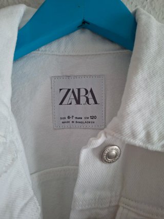 Cazadora vaquera blanca Zara 6 años