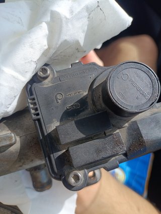 Válvula EGR Pierburg original Renault 1.5 dCi K9K