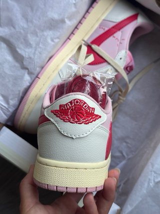 Nike Travis Scott Tropical Pink