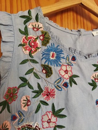 Blusa bordada