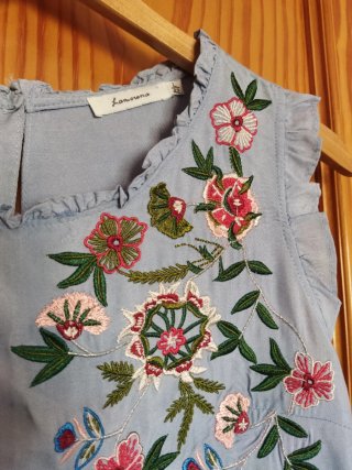Blusa bordada