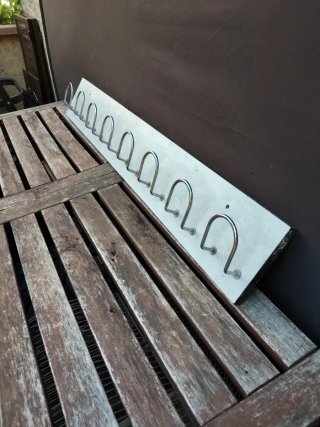 Perchero antiguo metal cromado y madera 8 perchas